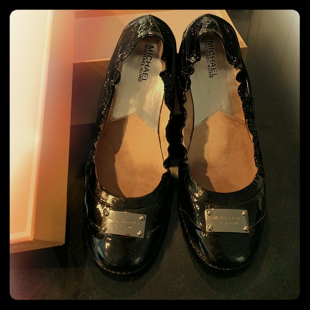 Michael Kors black leather ballet flat